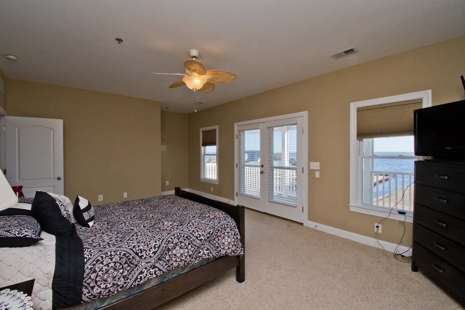 master bedroom beautiful views from 3rd level. has private full bath and walk-in closet