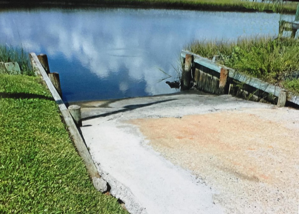 boat ramp for use of dolphin condos owners & guests only