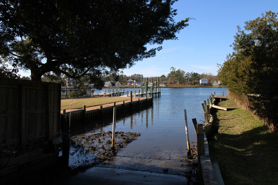 subdivision boat ramp on broad creek - minutes to intracoastal waterway