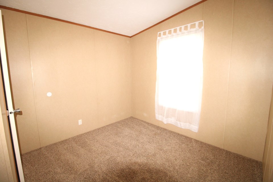 3rd bedroom new plush carpet installed